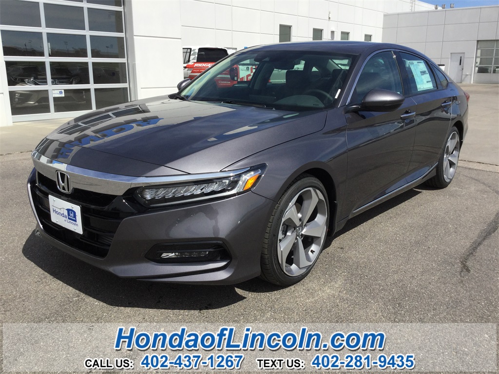 New 2019 Honda Accord Touring near Omaha #J2577 | Honda of Lincoln